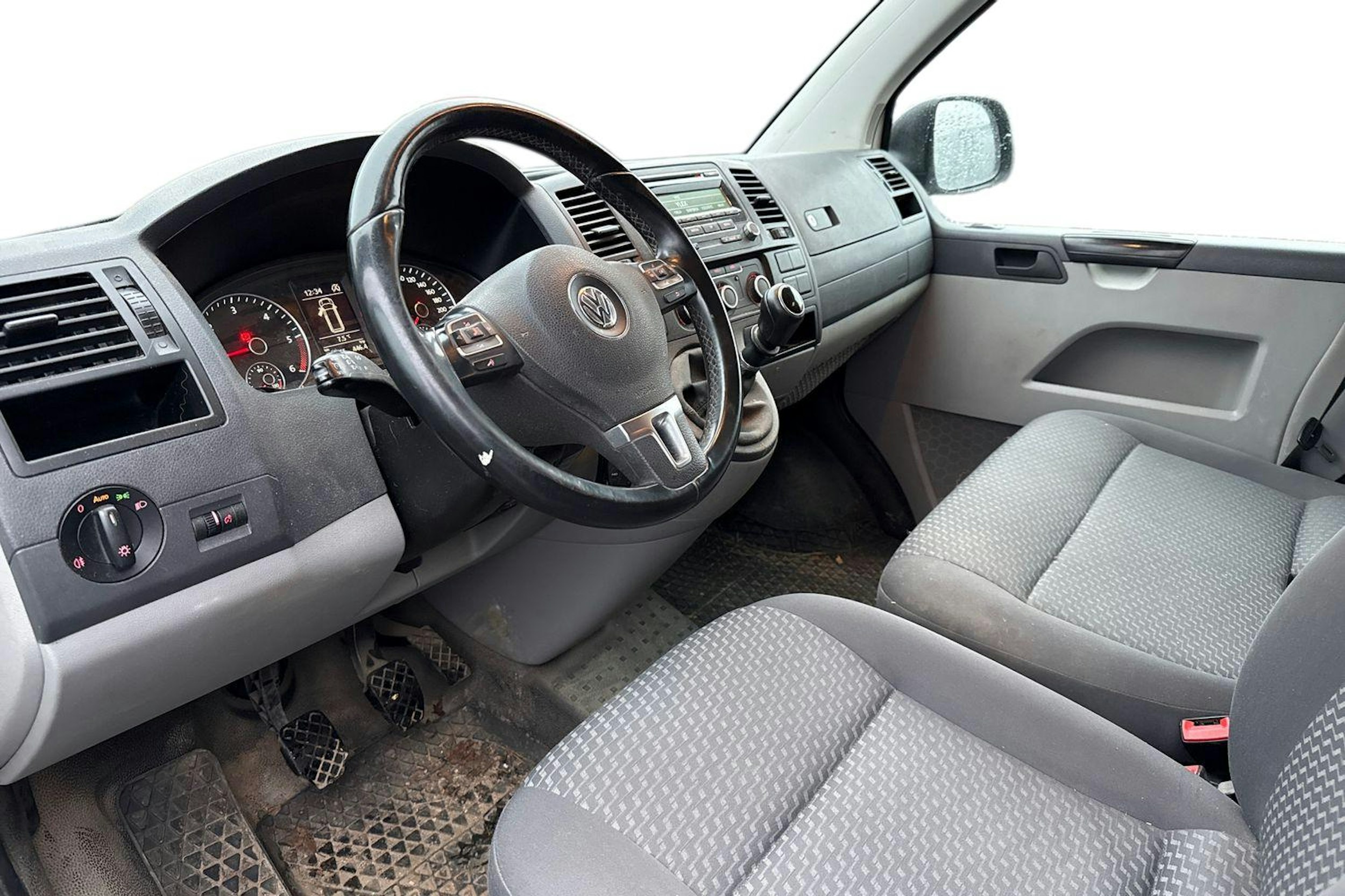 valkoinen Volkswagen Transporter 2015 kuva 3.