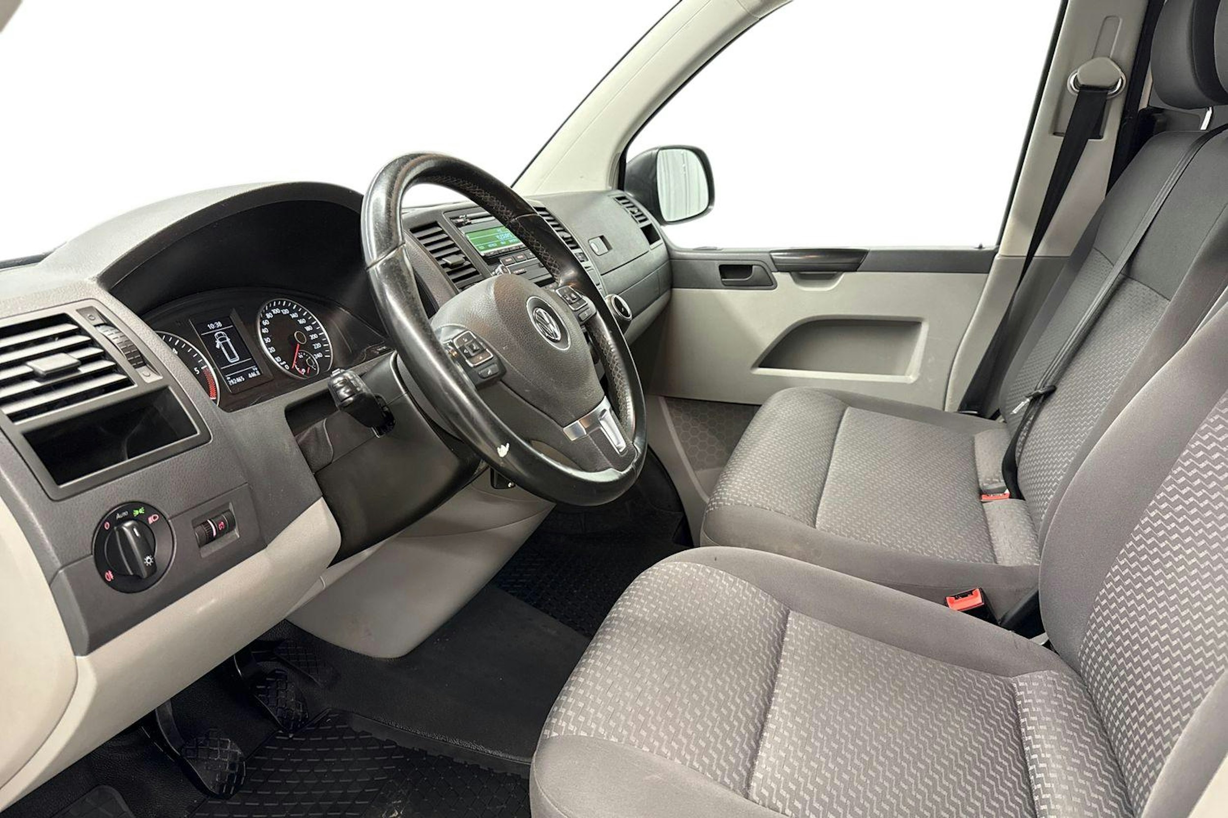 valkoinen Volkswagen Transporter 2015 kuva 8.