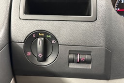 valkoinen Volkswagen Transporter 2015 kuva 18.