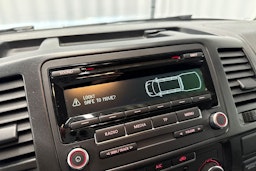 valkoinen Volkswagen Transporter 2015 kuva 20.