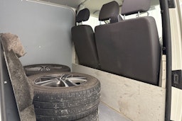 valkoinen Volkswagen Transporter 2015 kuva 23.