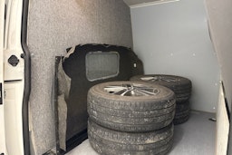 valkoinen Volkswagen Transporter 2015 kuva 24.