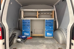 valkoinen Volkswagen Transporter 2015 kuva 25.