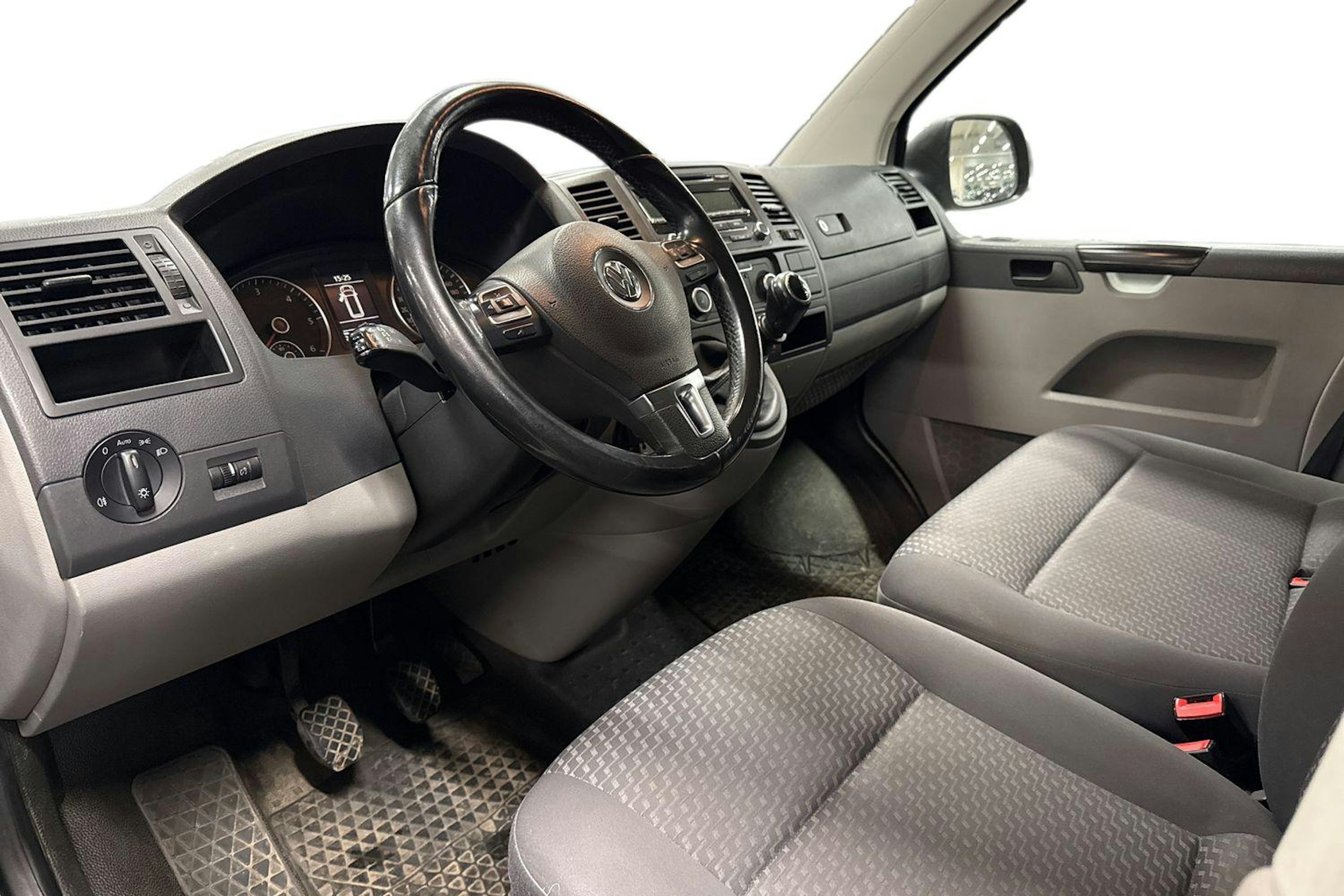 met. harmaa Volkswagen Transporter 2015 kuva 3.