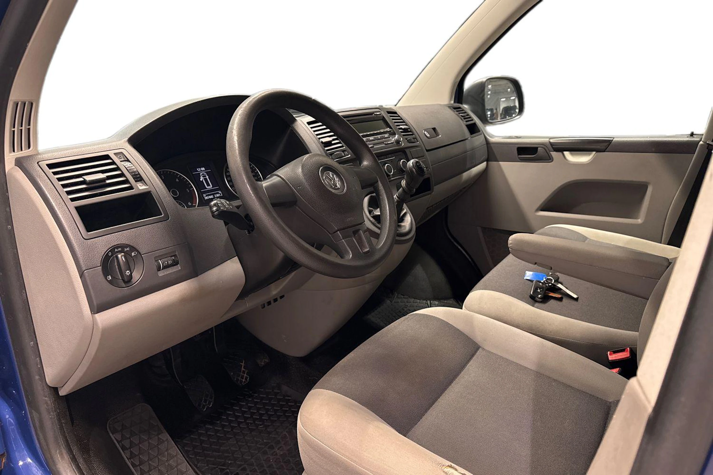 sininen Volkswagen Transporter 2015 kuva 8.