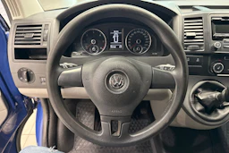 sininen Volkswagen Transporter 2015 kuva 19.
