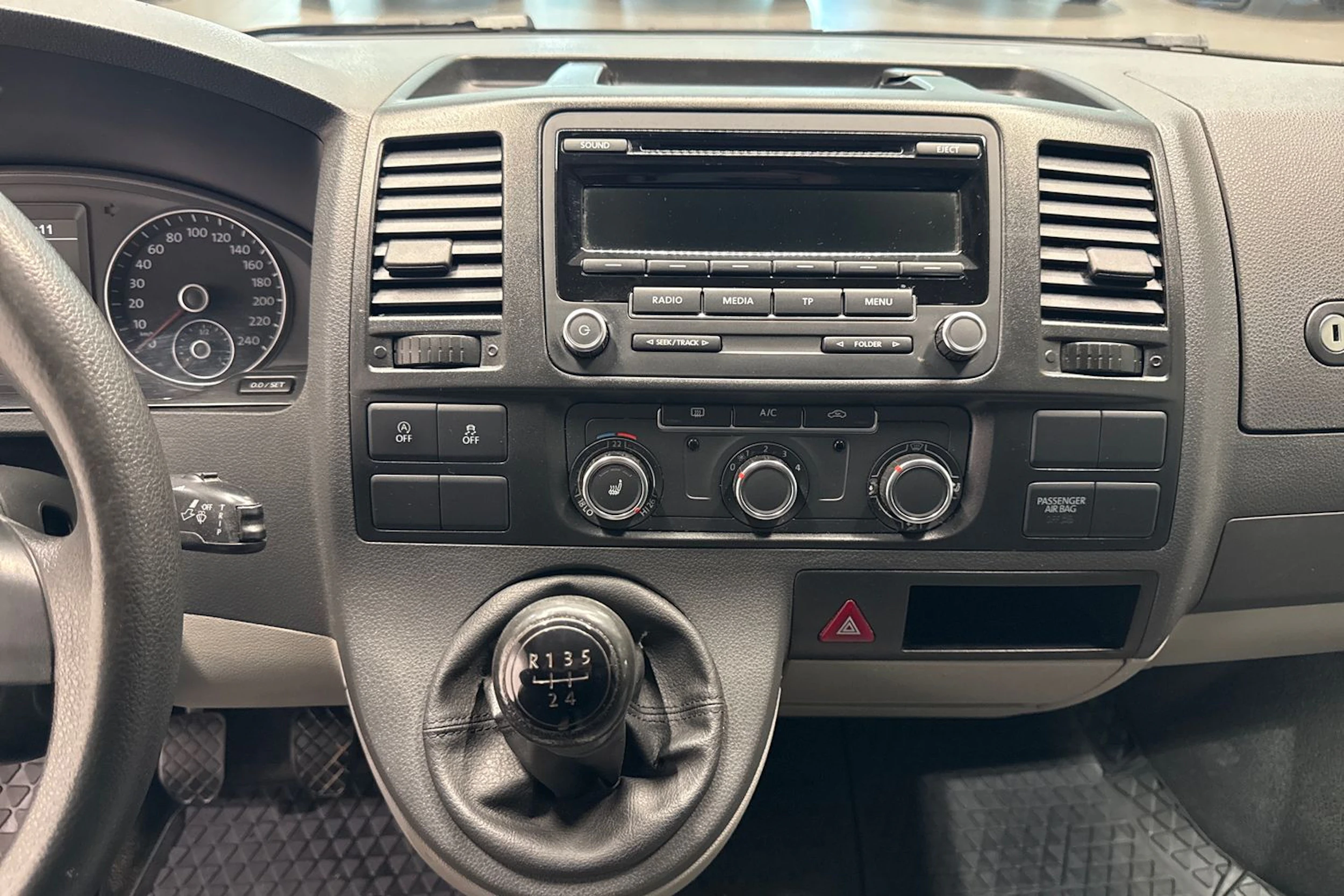 sininen Volkswagen Transporter 2015 kuva 20.