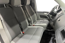 Valkoinen Volkswagen Transporter 2015 kuva 8.