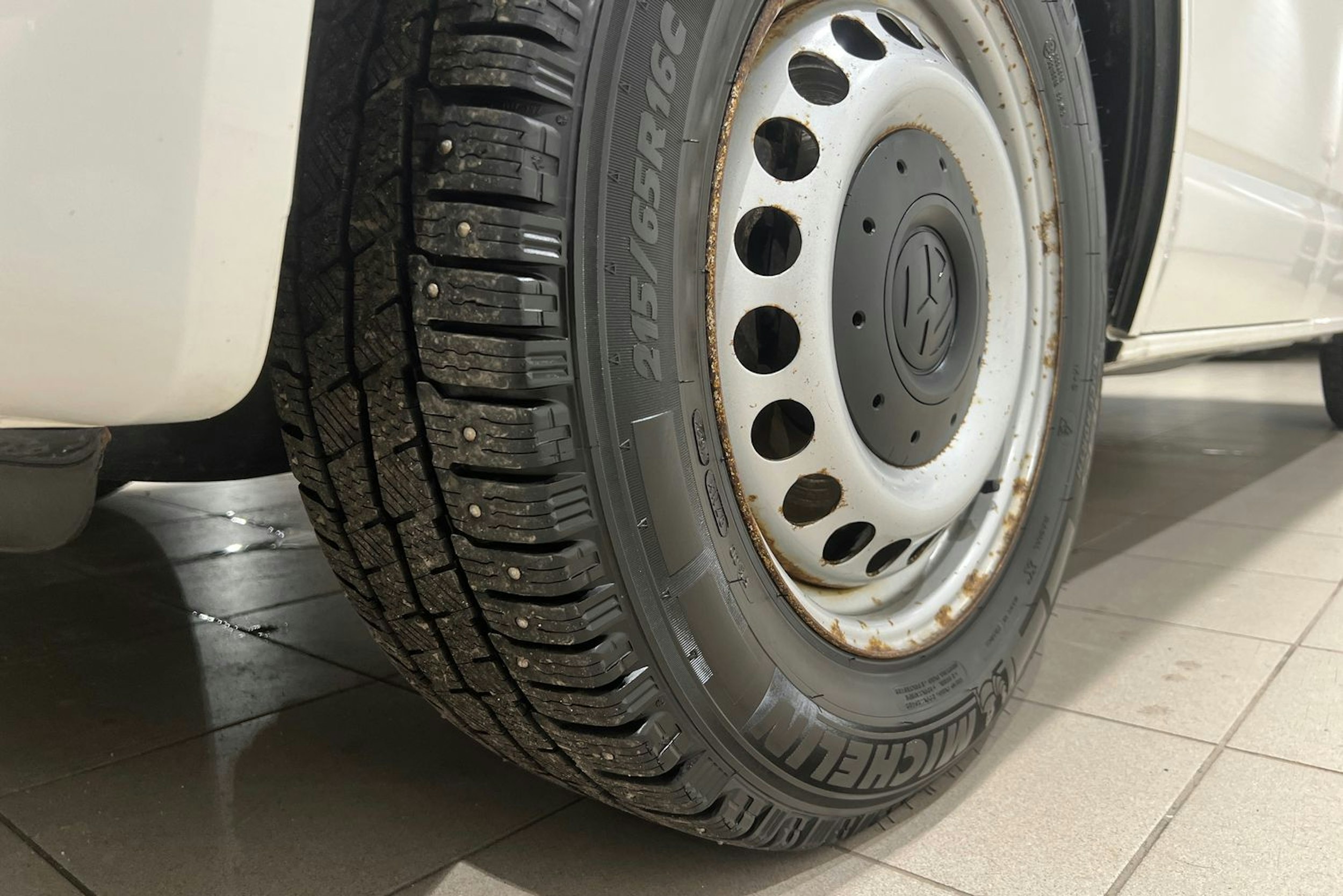 Valkoinen Volkswagen Transporter 2015 kuva 17.