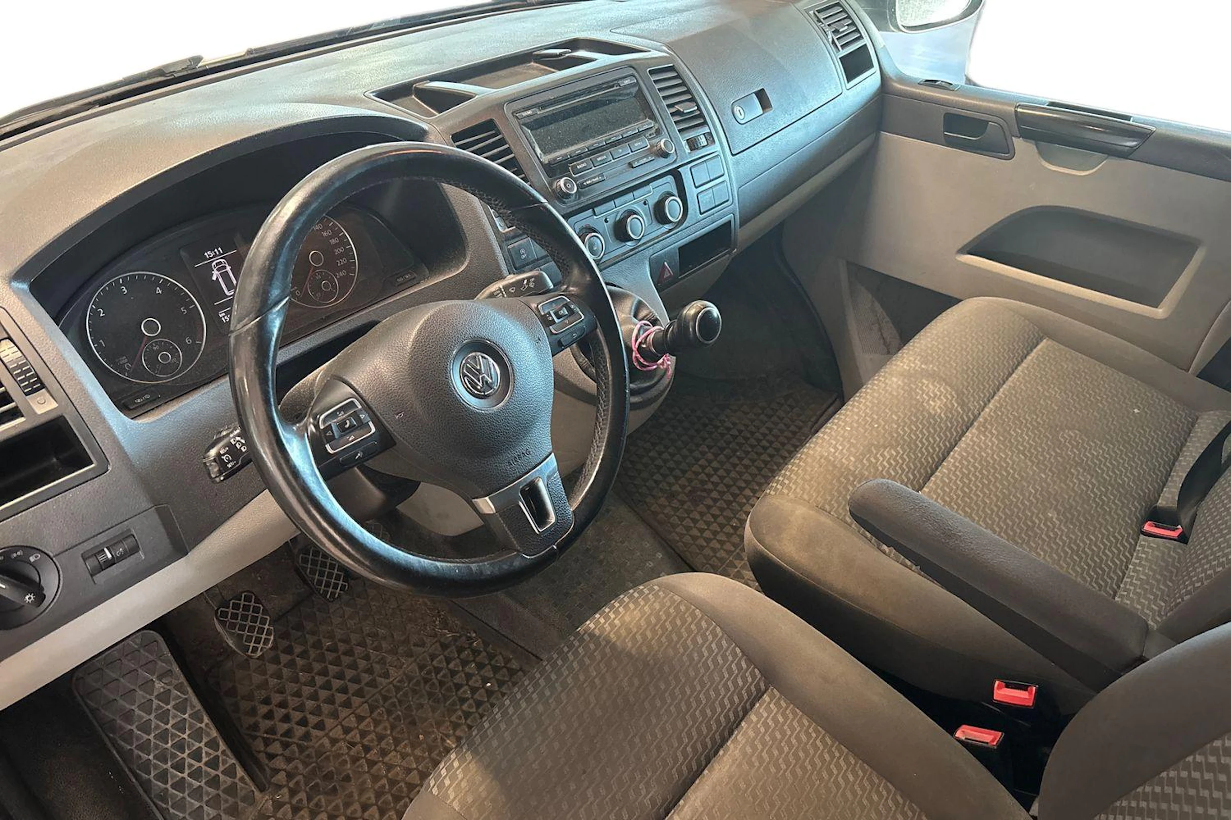 valkoinen Volkswagen Transporter 2015 kuva 3.
