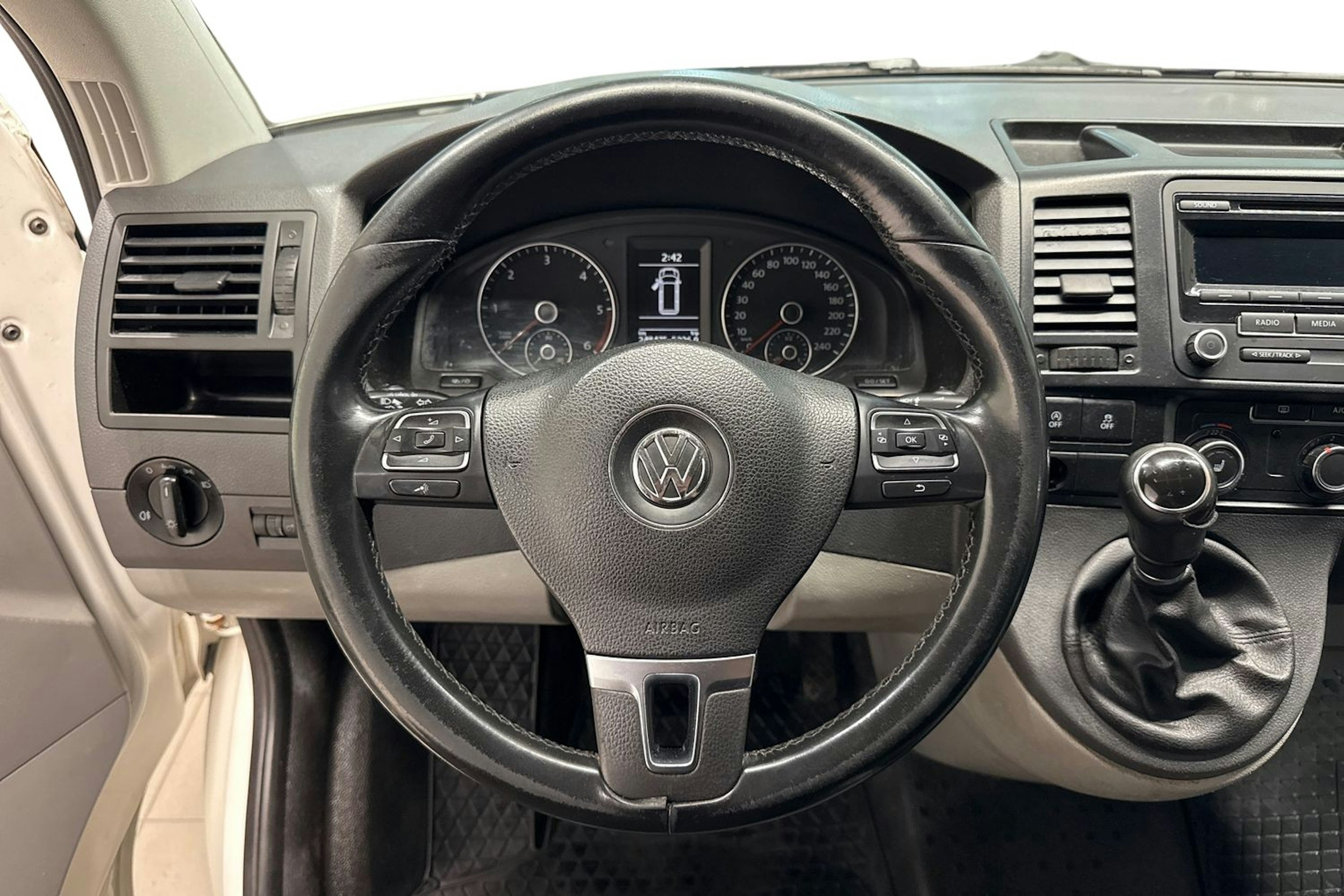 Valkoinen Volkswagen TRANSPORTER 2015 kuva 12.