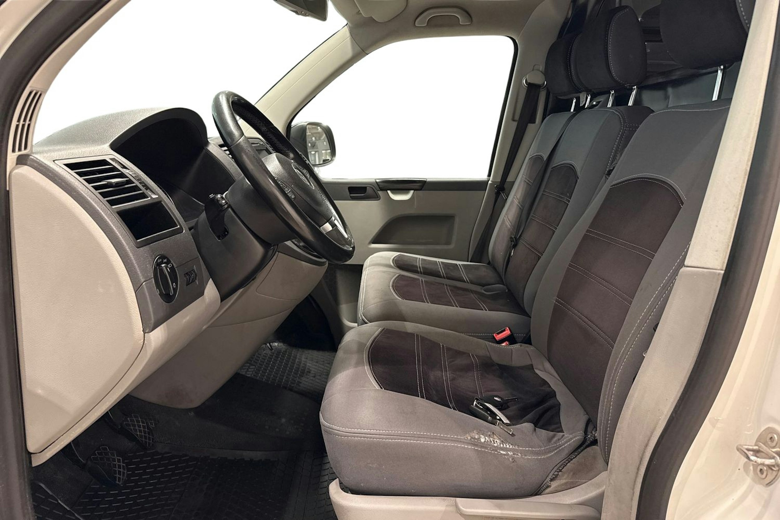 Valkoinen Volkswagen TRANSPORTER 2015 kuva 13.