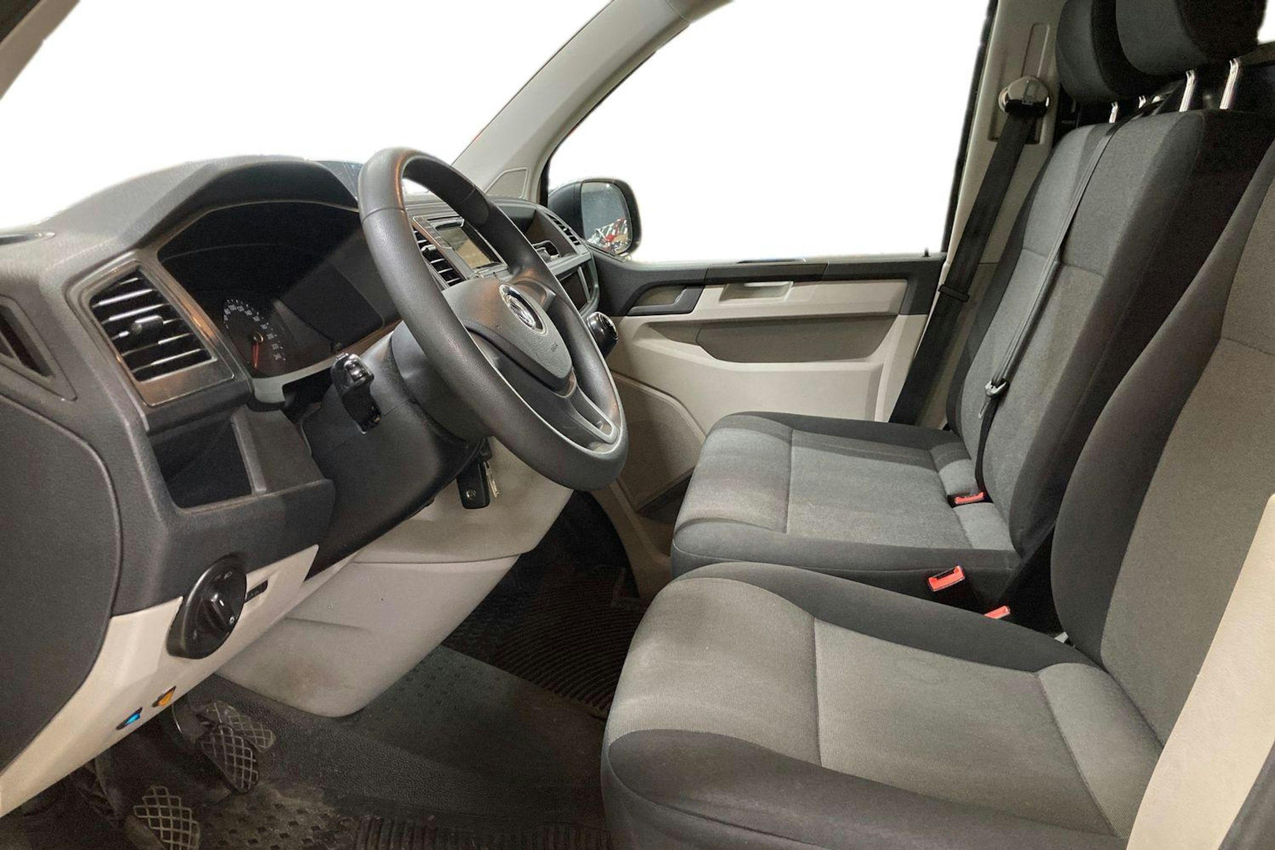 valkoinen Volkswagen Transporter 2015 kuva 3.