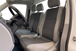 valkoinen Volkswagen Transporter 2015 kuva 9.