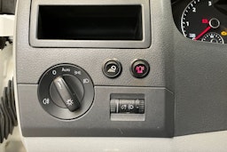 valkoinen Volkswagen Transporter 2015 kuva 14.