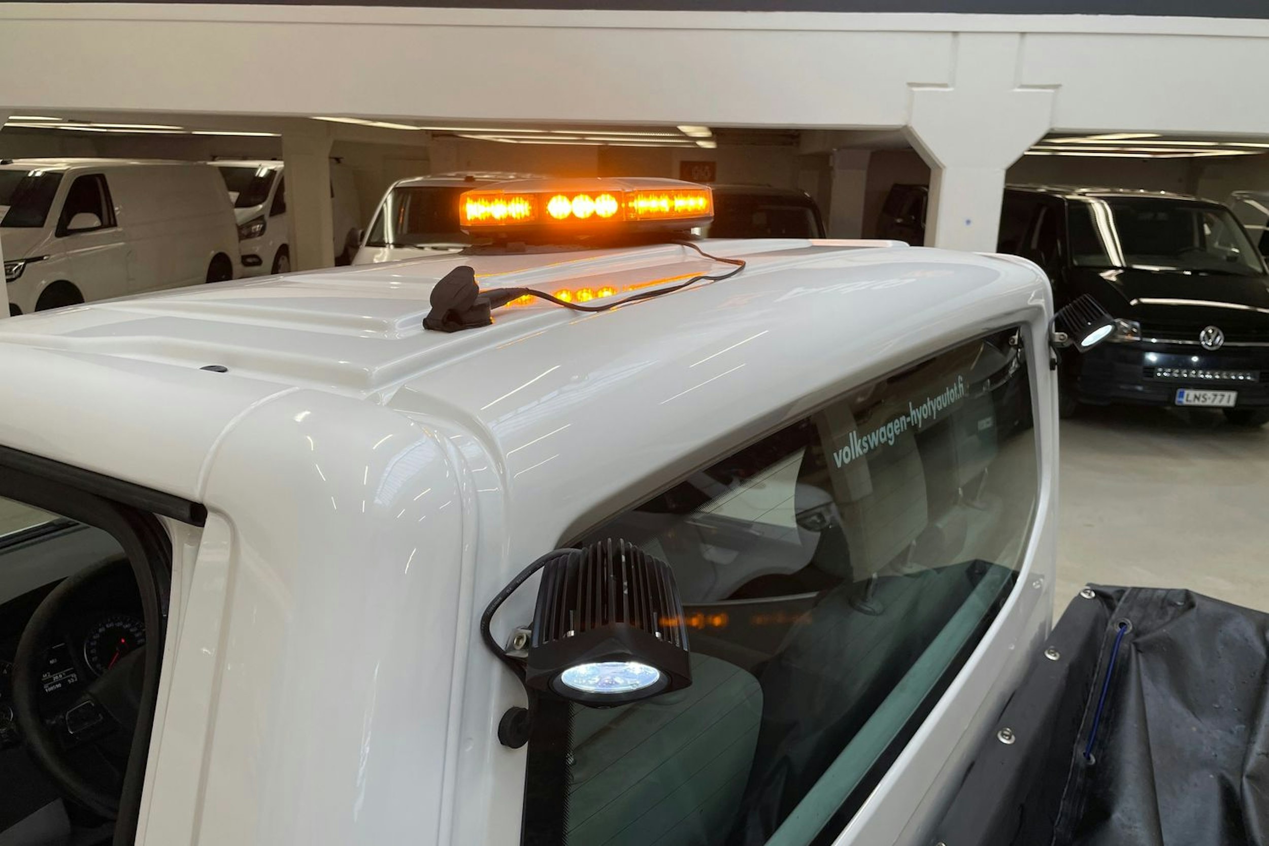 valkoinen Volkswagen Transporter 2015 kuva 19.