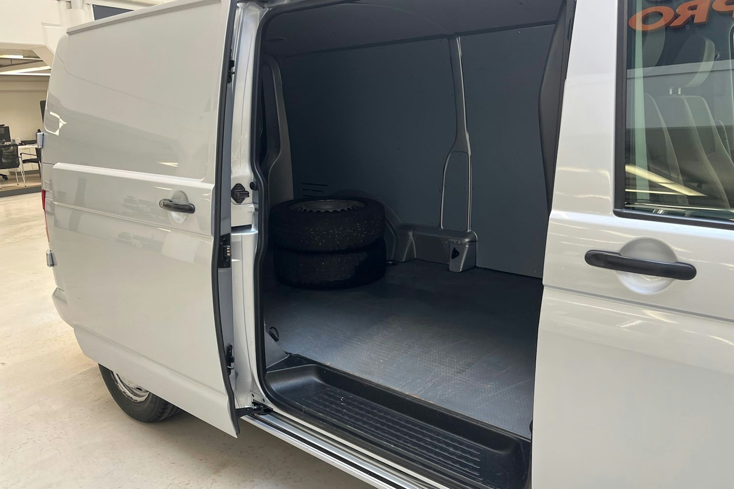 hopea Volkswagen Transporter 2015 kuva 13.