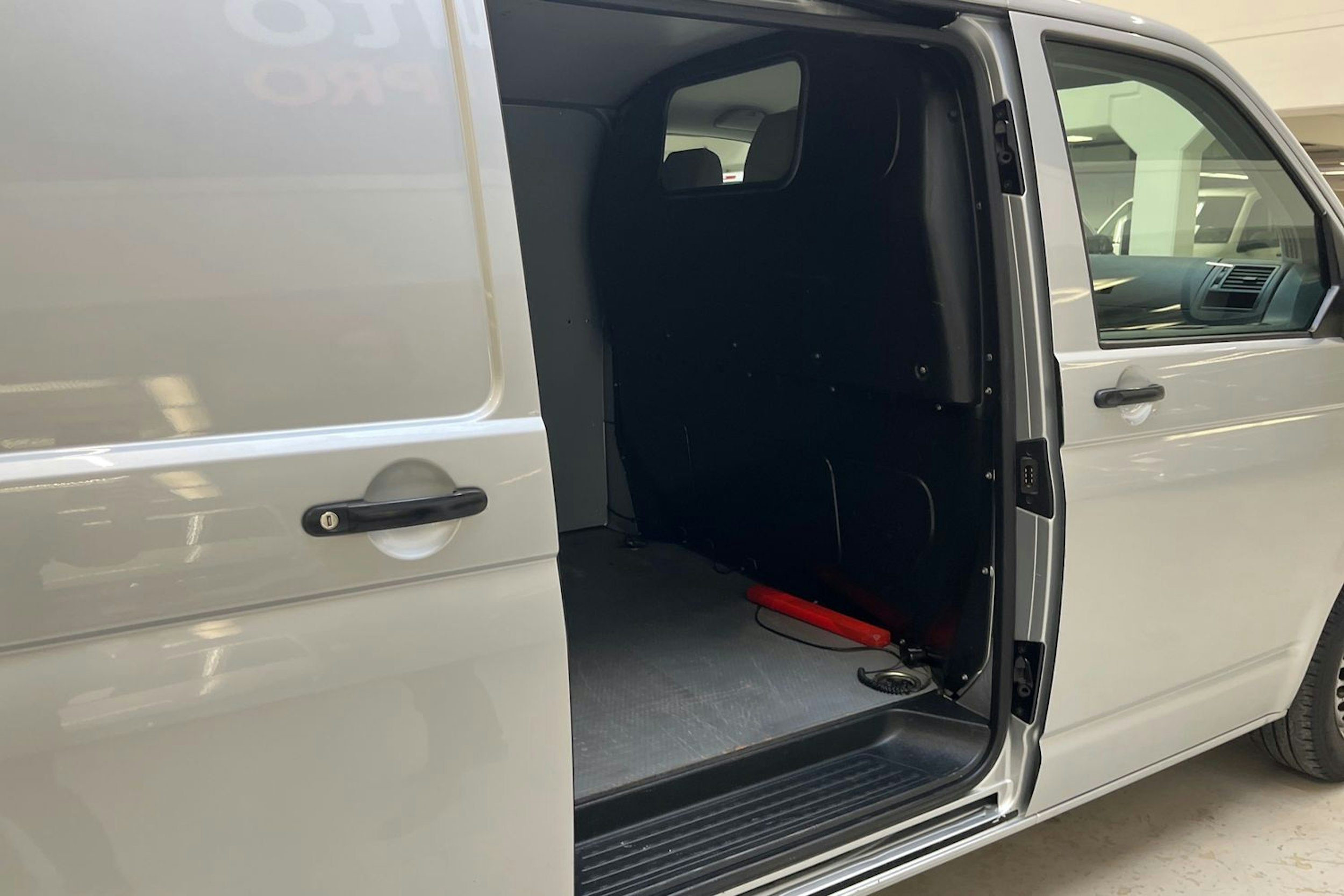 hopea Volkswagen Transporter 2015 kuva 14.