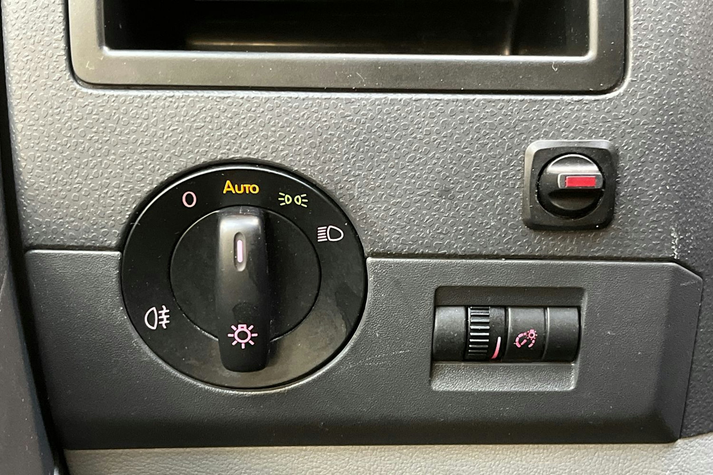 hopea Volkswagen Transporter 2015 kuva 18.