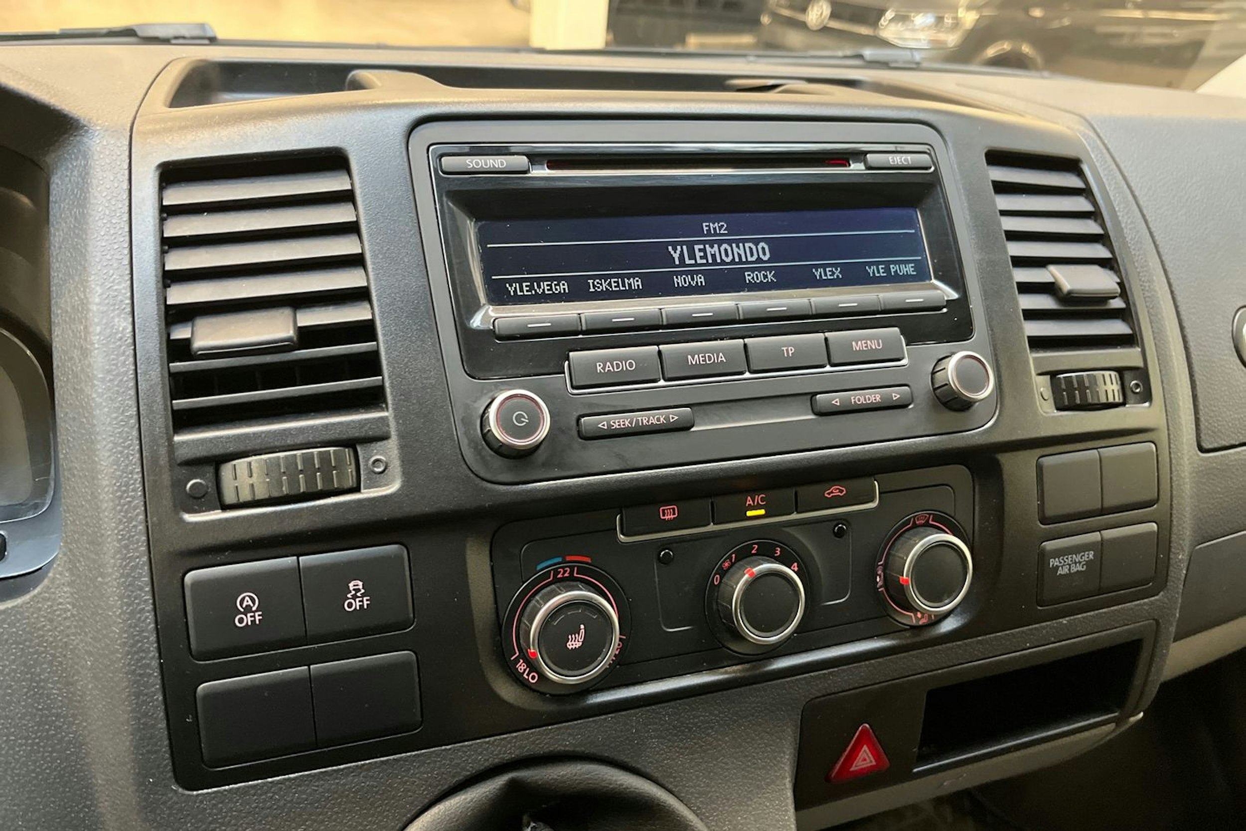 hopea Volkswagen Transporter 2015 kuva 19.