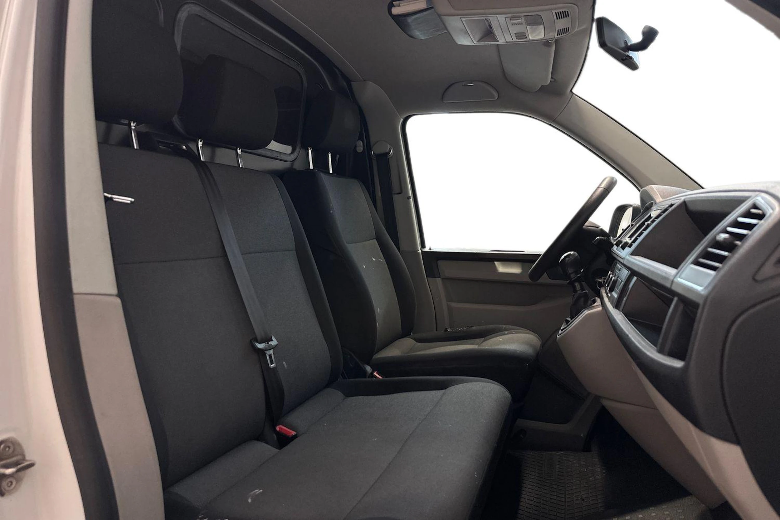valkoinen Volkswagen Transporter 2015 kuva 12.