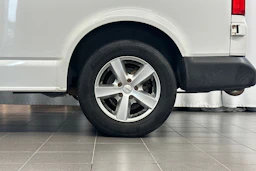 valkoinen Volkswagen Transporter 2015 kuva 24.