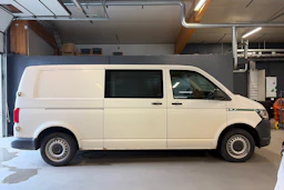 valkoinen Volkswagen Transporter 2015 kuva 5.