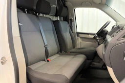 valkoinen Volkswagen Transporter 2016 kuva 11.