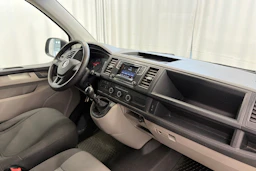valkoinen Volkswagen Transporter 2016 kuva 12.
