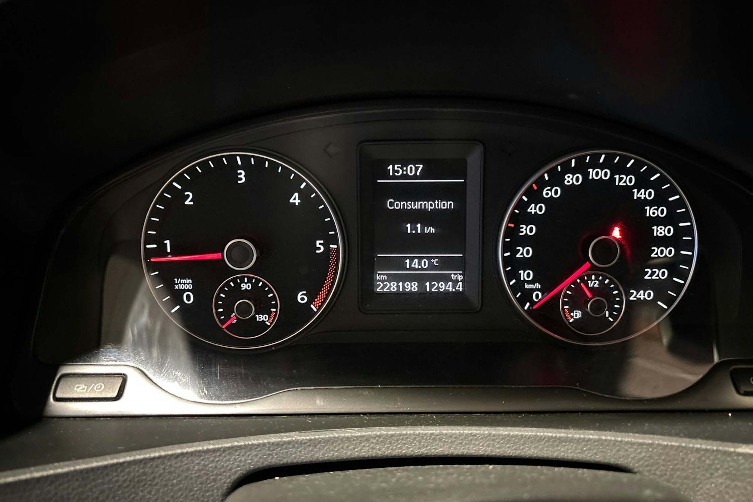 Ruskea (beige) Volkswagen TRANSPORTER 2015 kuva 18.