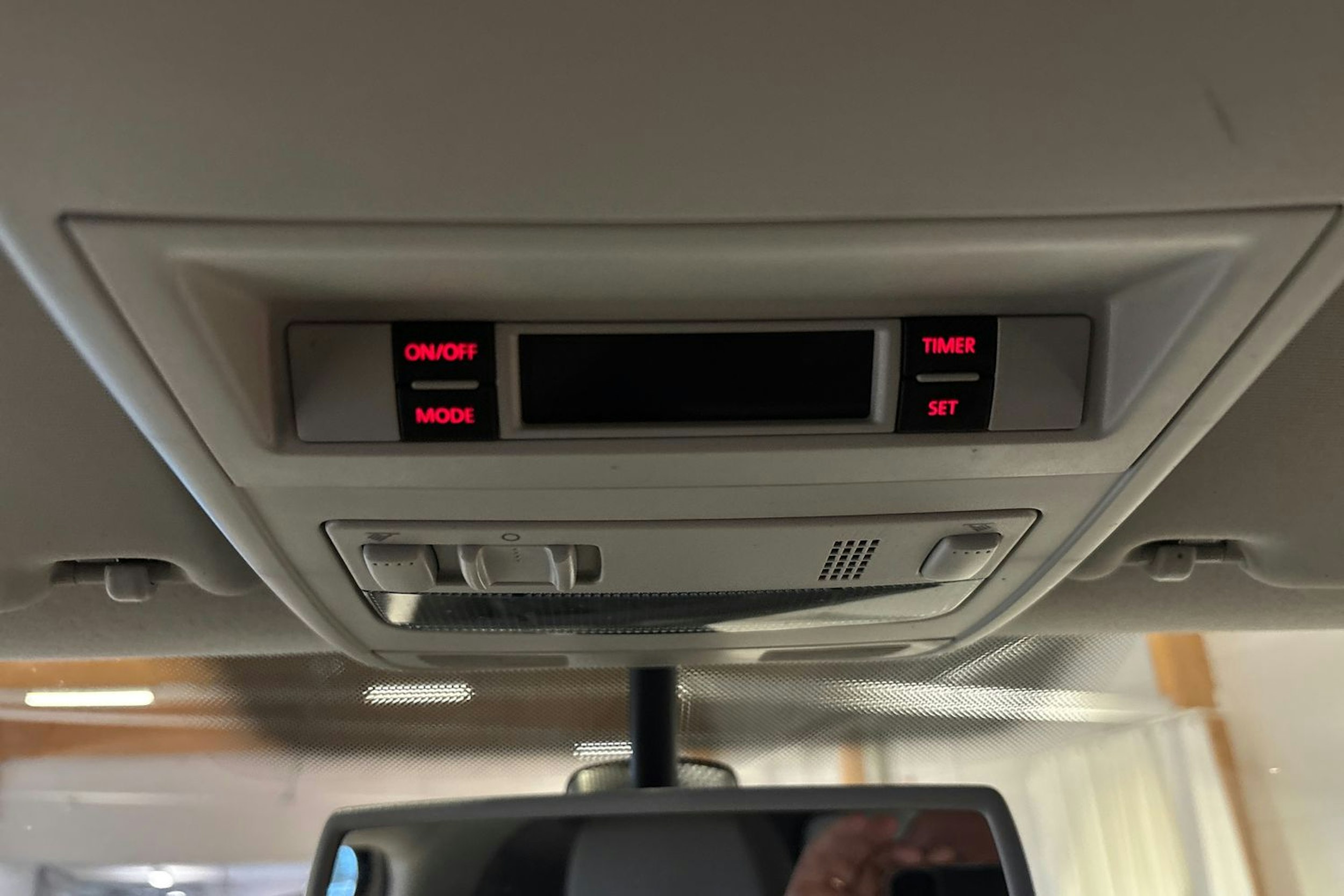 Ruskea (beige) Volkswagen TRANSPORTER 2015 kuva 22.