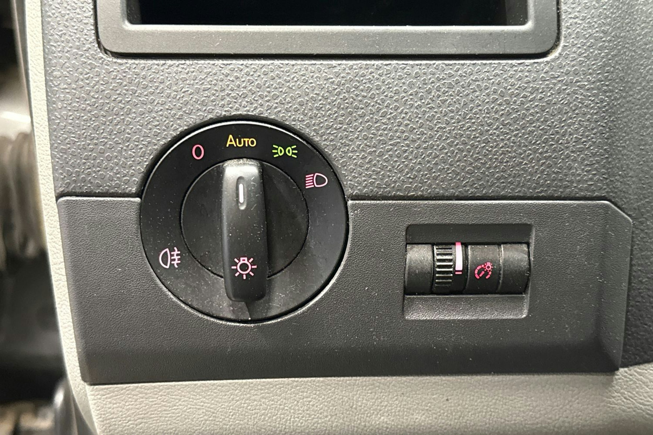 Harmaa Volkswagen TRANSPORTER 2015 kuva 18.