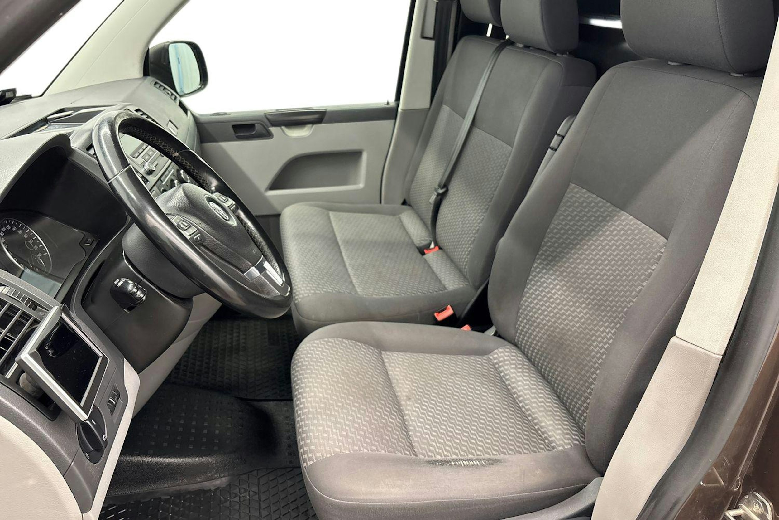ruskea (beige) Volkswagen Transporter 2015 kuva 7.