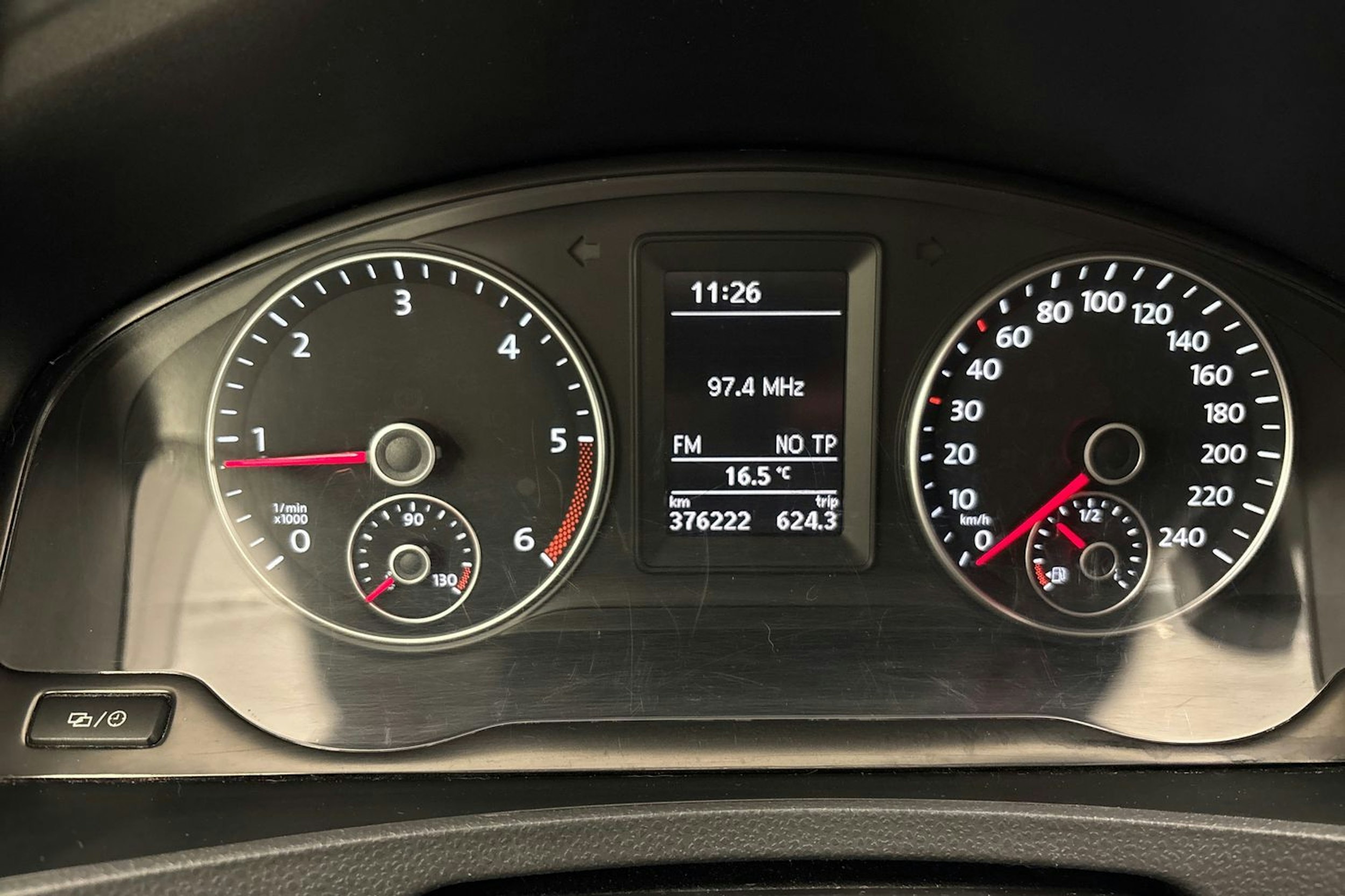 ruskea (beige) Volkswagen Transporter 2015 kuva 25.