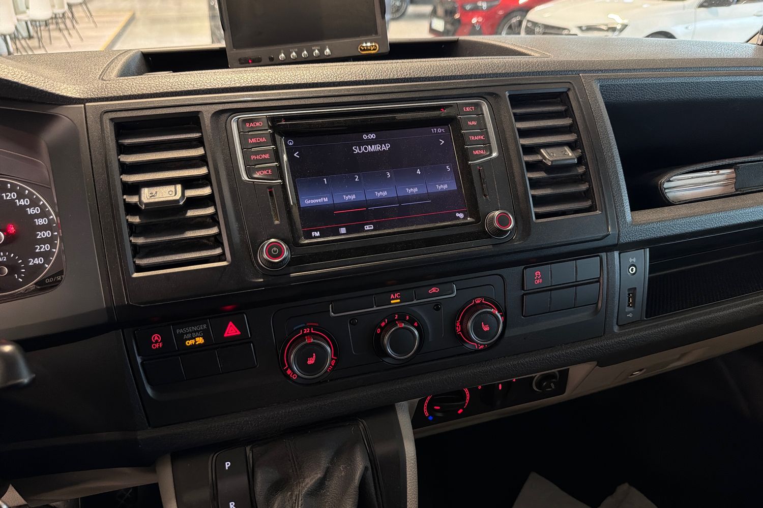 Volkswagen Transporter 2016, kuva 4/6