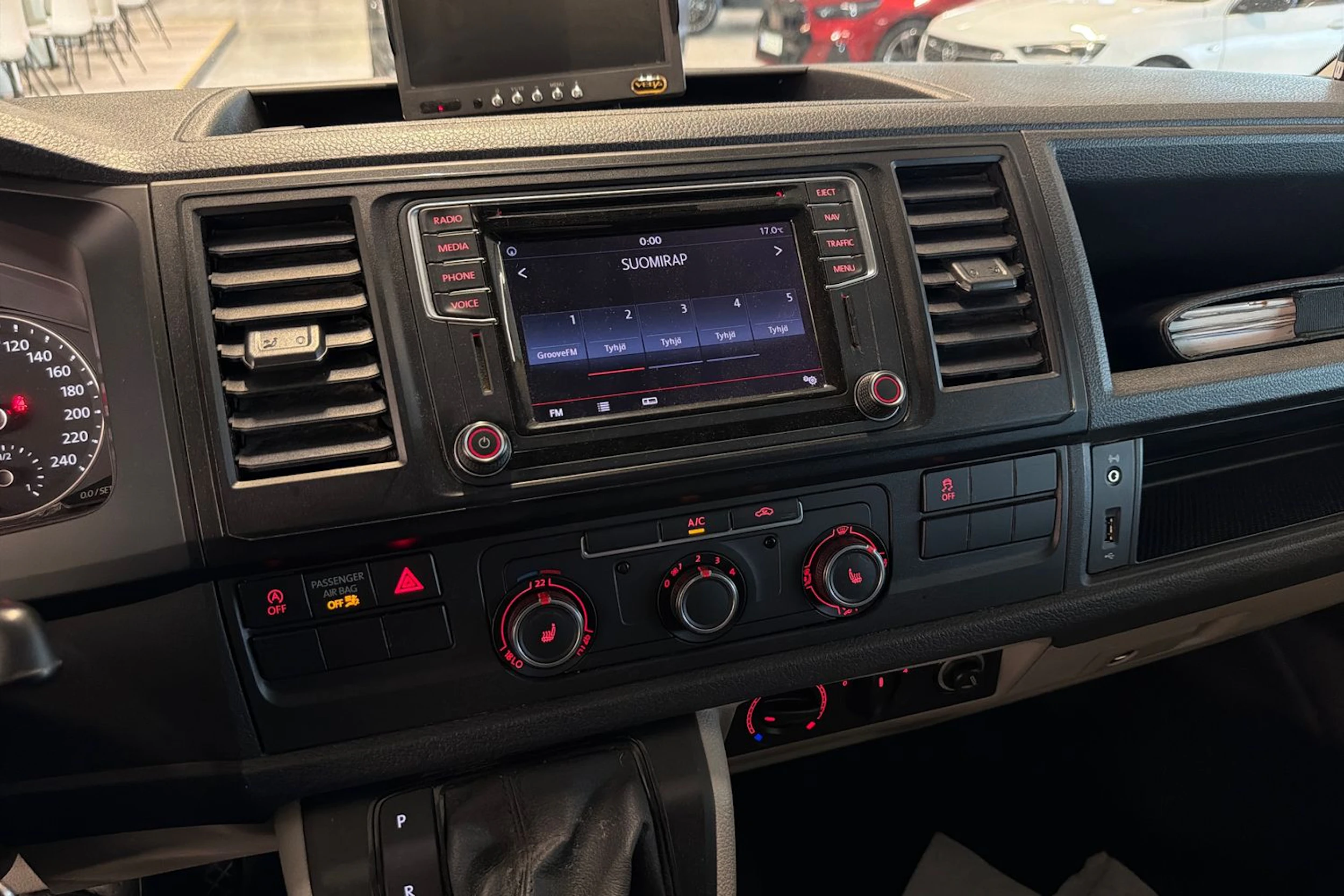 musta Volkswagen TRANSPORTER 2016 kuva 4.