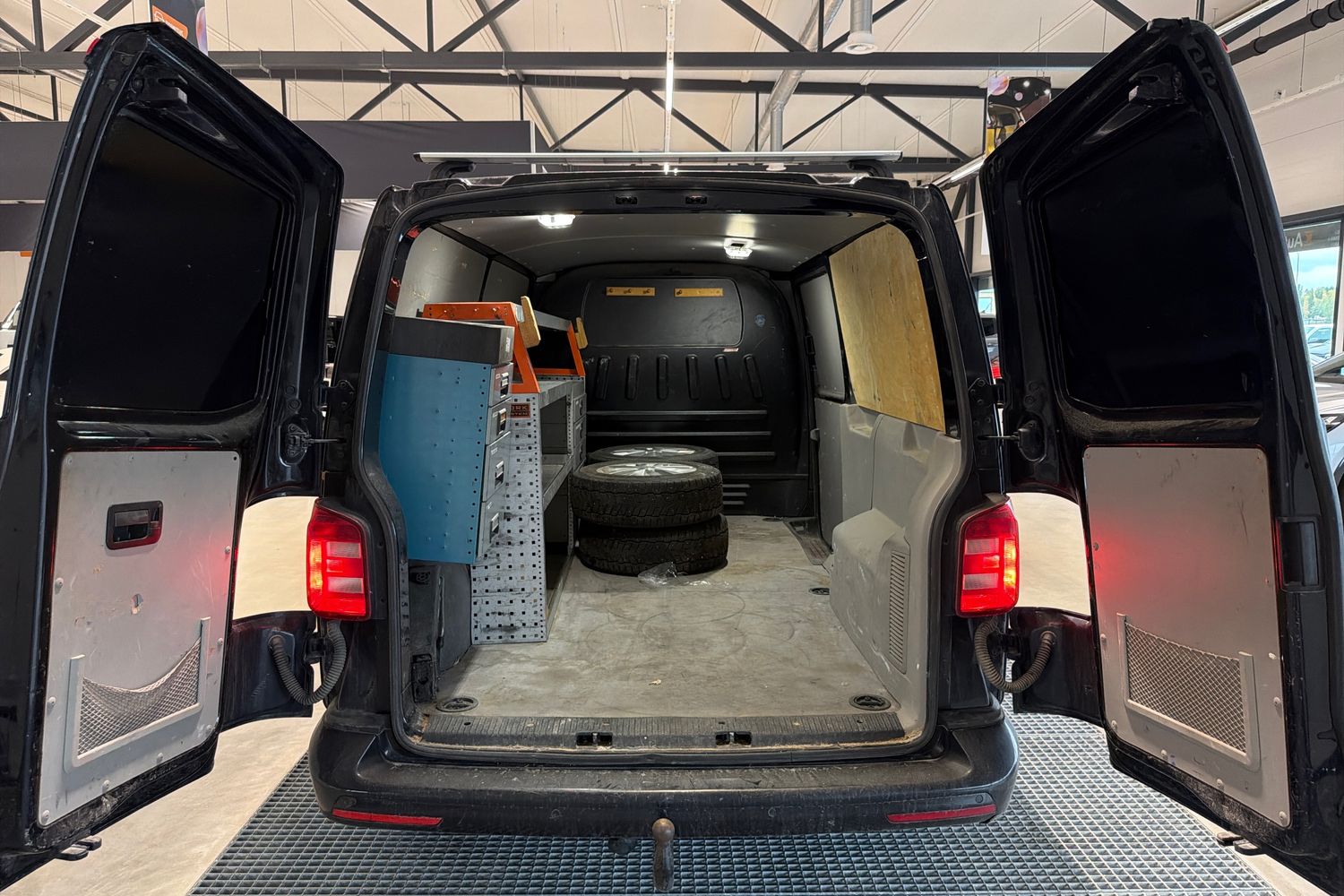 Volkswagen Transporter 2016, kuva 5/6