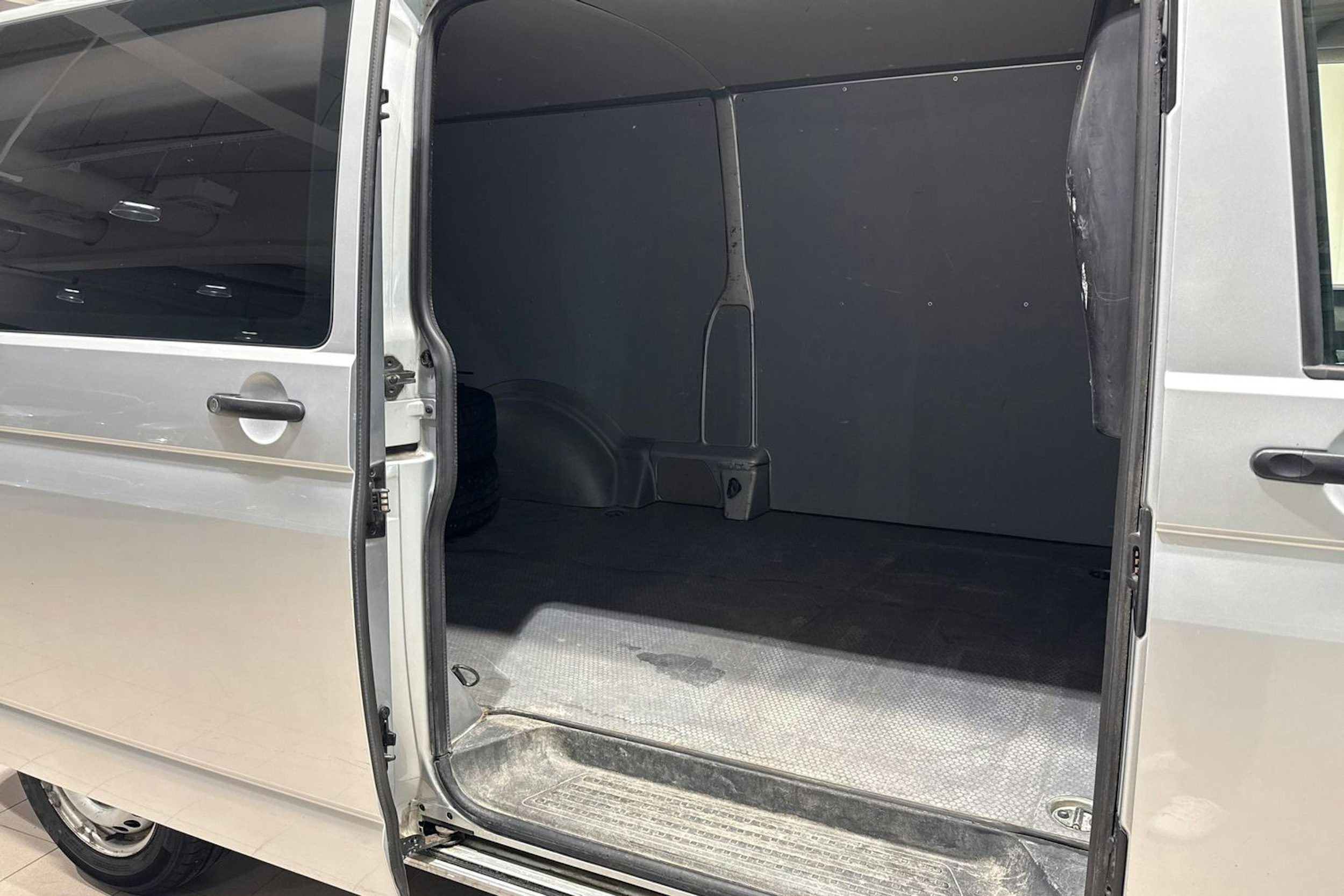 hopea Volkswagen Transporter 2016 kuva 16.