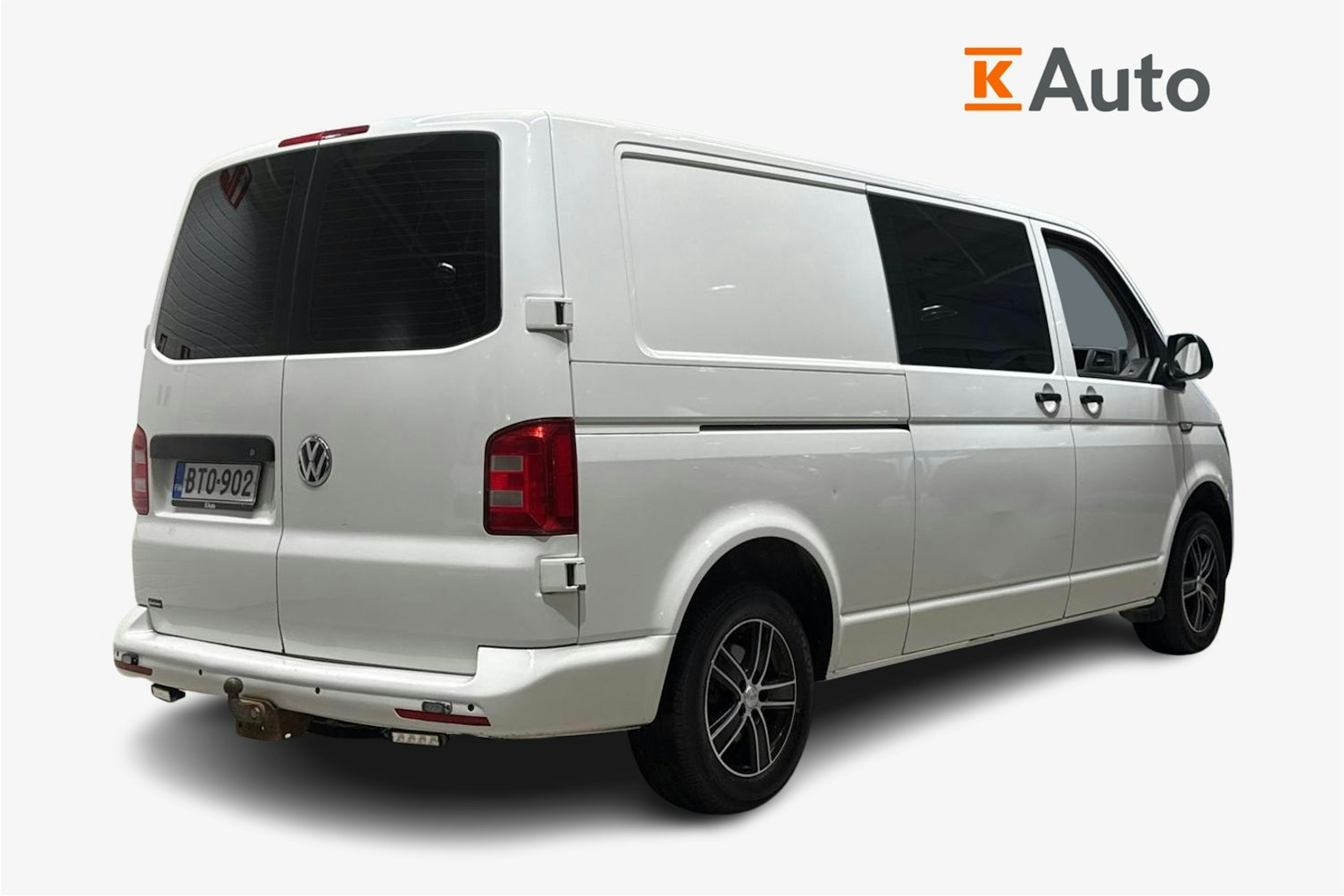 Valkoinen Volkswagen Transporter 2016 kuva 2.
