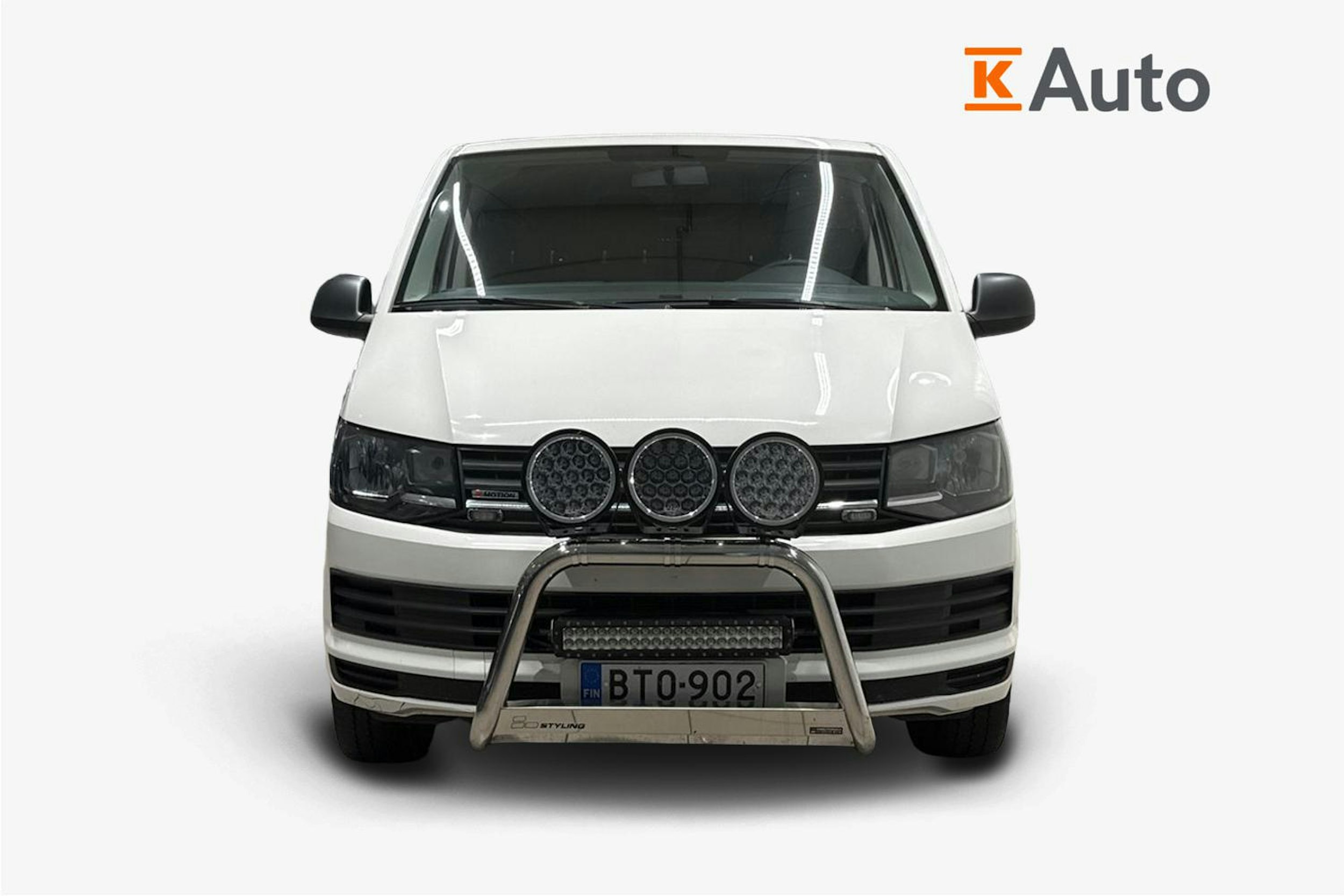 Valkoinen Volkswagen Transporter 2016 kuva 5.