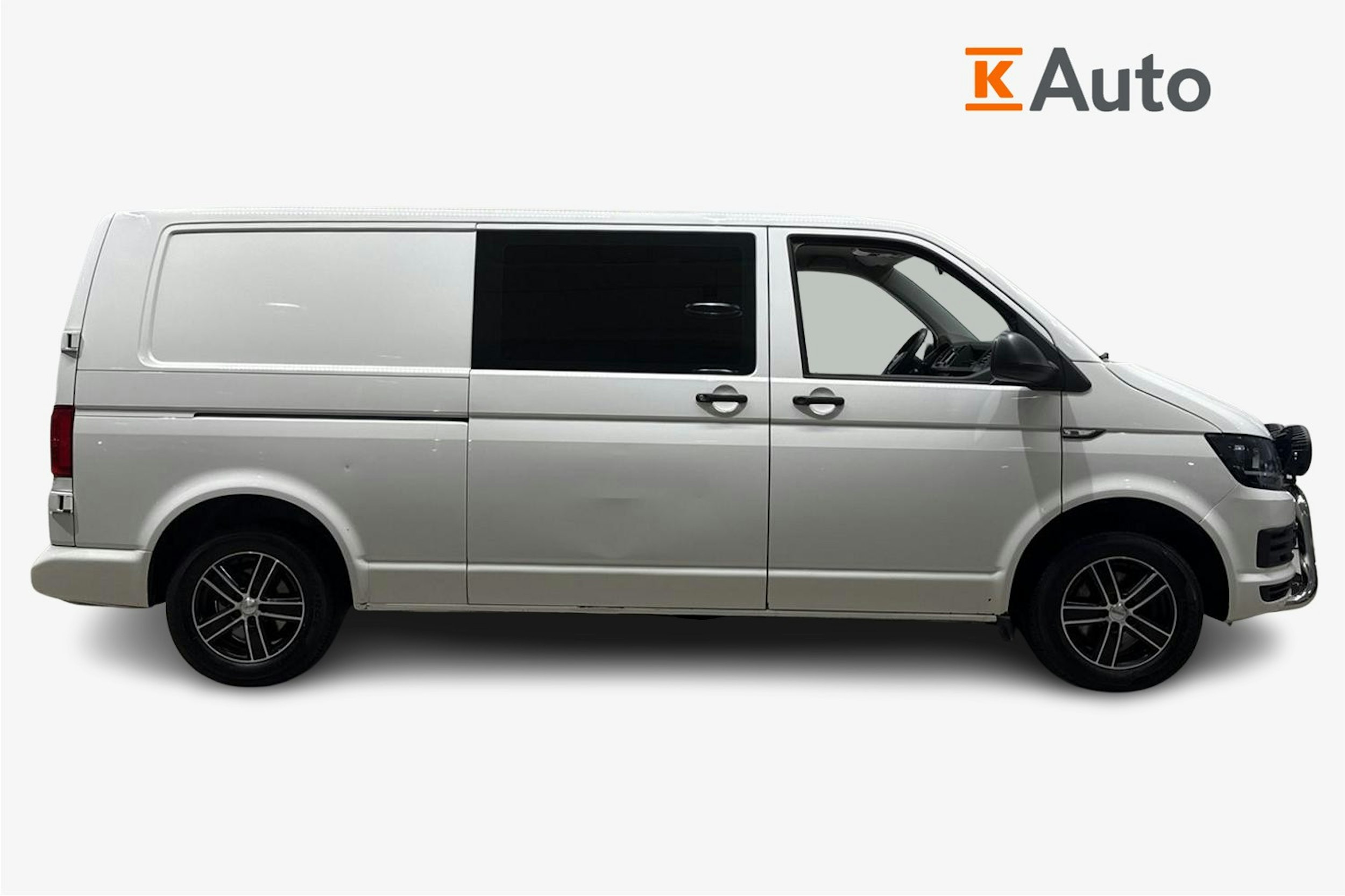 Valkoinen Volkswagen Transporter 2016 kuva 6.