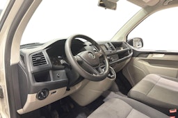 Valkoinen Volkswagen Transporter 2016 kuva 7.