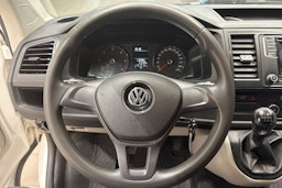 Valkoinen Volkswagen Transporter 2016 kuva 17.