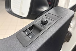 Valkoinen Volkswagen Transporter 2016 kuva 21.