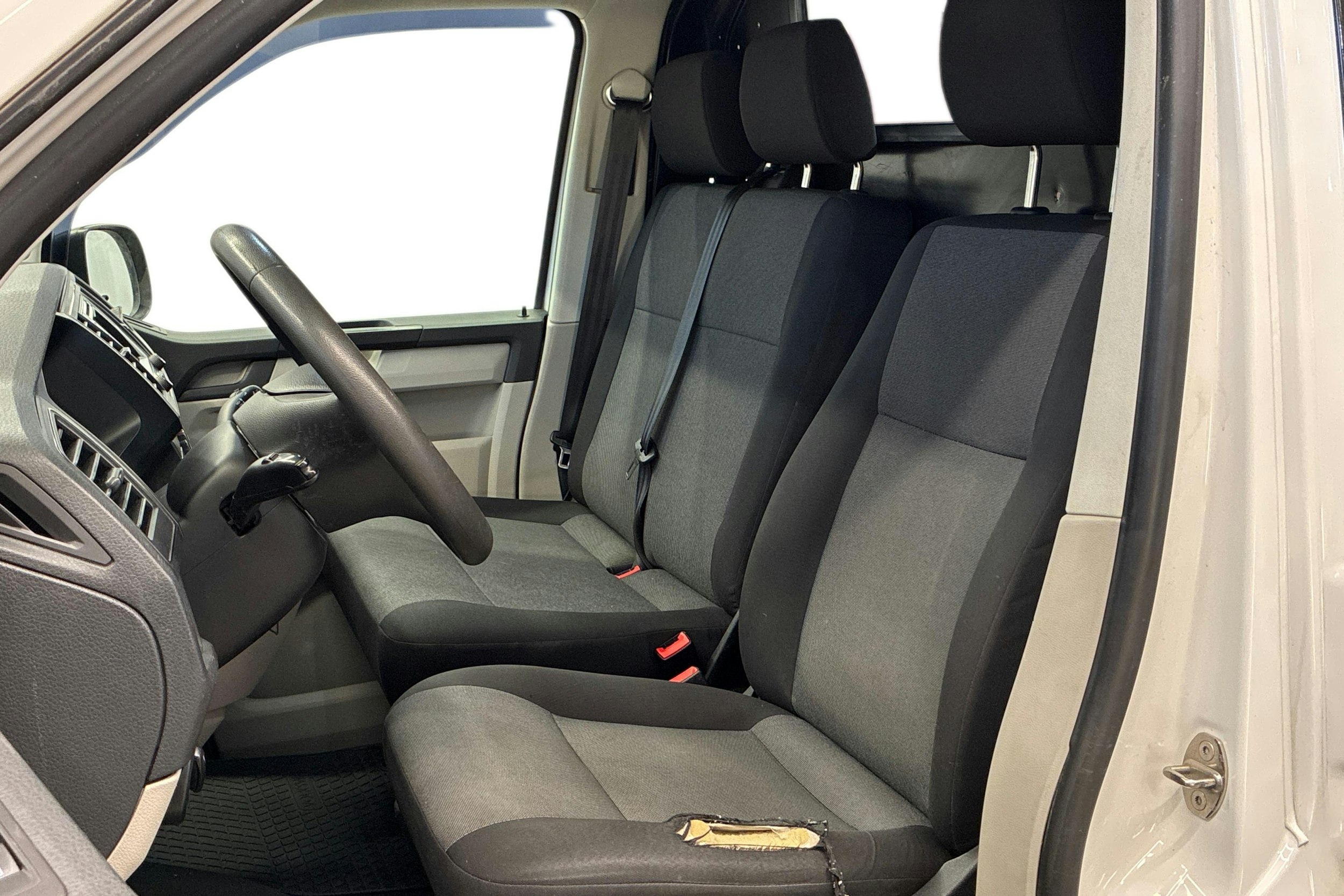 valkoinen Volkswagen Transporter 2016 kuva 9.