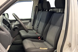 valkoinen Volkswagen Transporter 2016 kuva 9.
