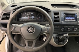 valkoinen Volkswagen Transporter 2016 kuva 13.