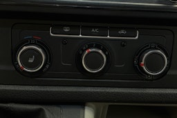 valkoinen Volkswagen Transporter 2016 kuva 18.