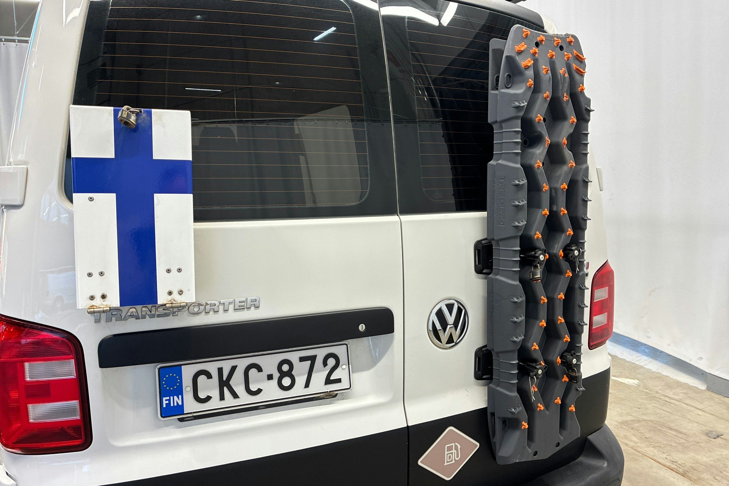 valkoinen Volkswagen Transporter 2016 kuva 25.