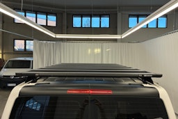 valkoinen Volkswagen Transporter 2016 kuva 27.